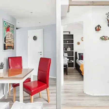 Blissful Loft Tivoli Apartment